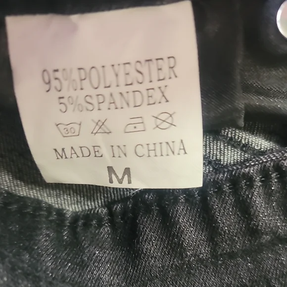 BESTGIRL - Medium Black Denim Maxi Skirt with Beige Rose Embroidery - Picture 8 of 9